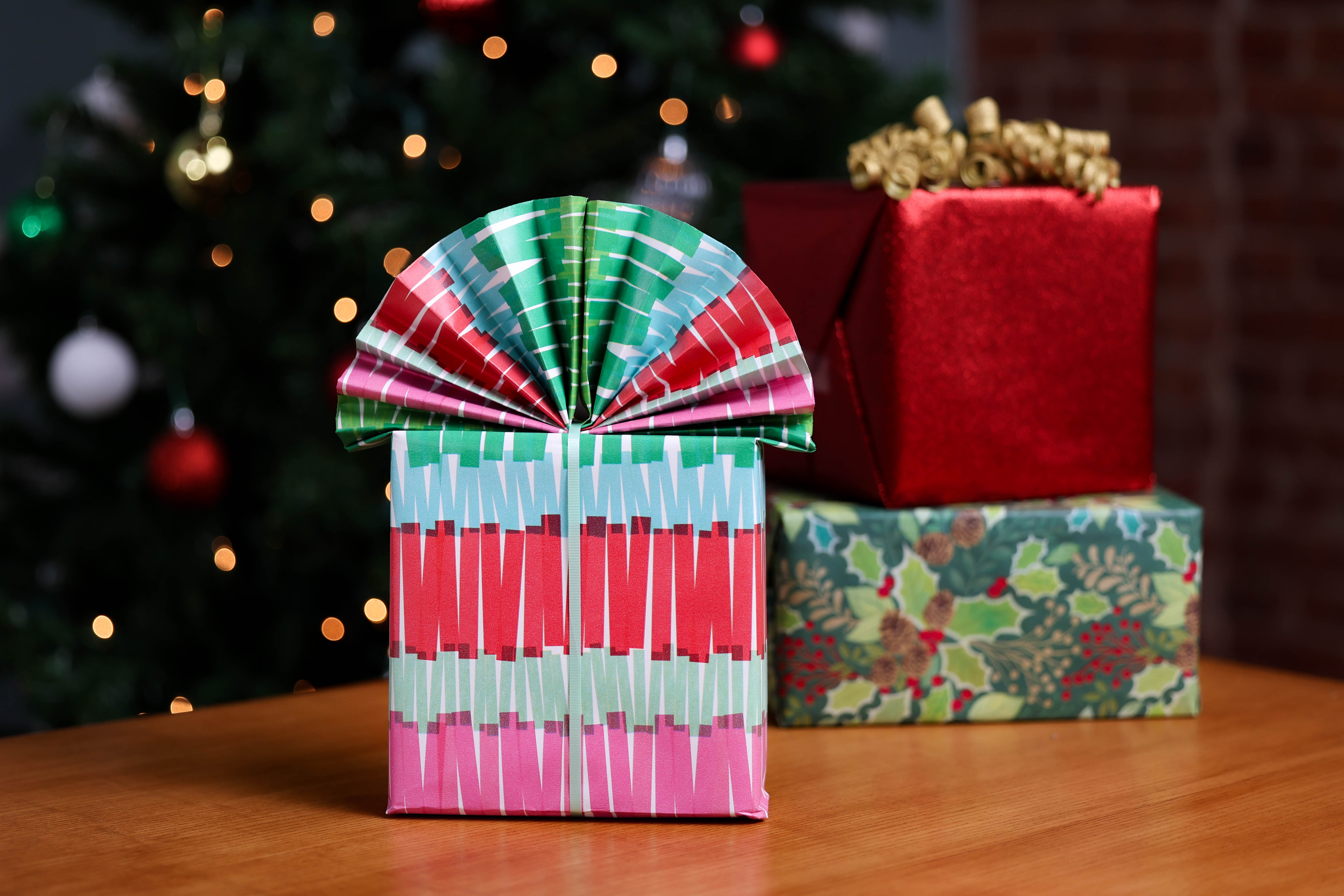 How to Wrap a Gift by Adding an Accordion Flair